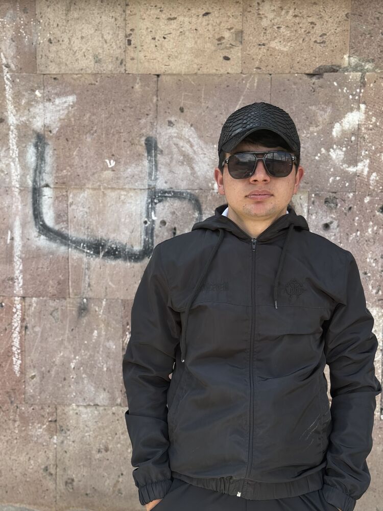  52675870  Rafo, 18 ,    