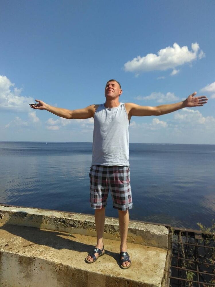  13389160  Evgeni, 39 ,    