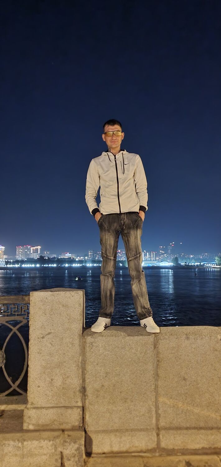  31792120  Oleg, 34 ,    