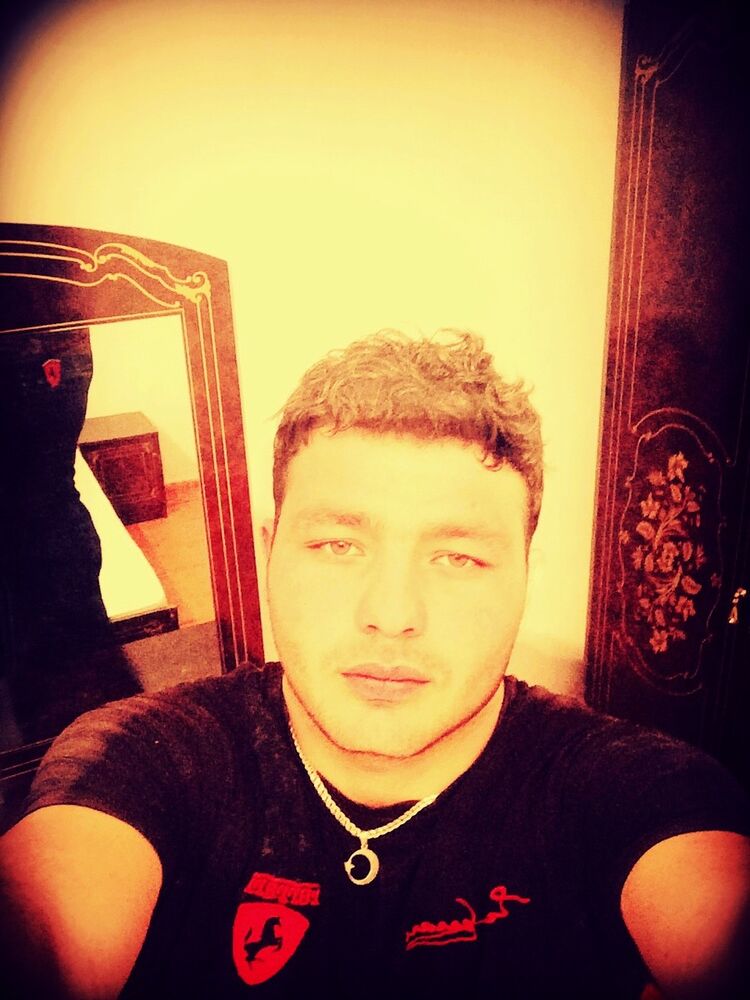  5939460  Jonii, 34 ,    