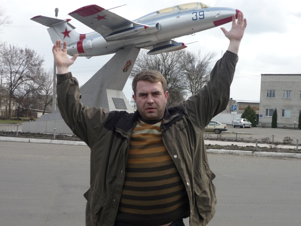  ,   Nikolas, 48 ,   