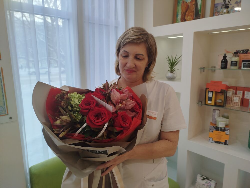  49396540  Olga, 52 ,    