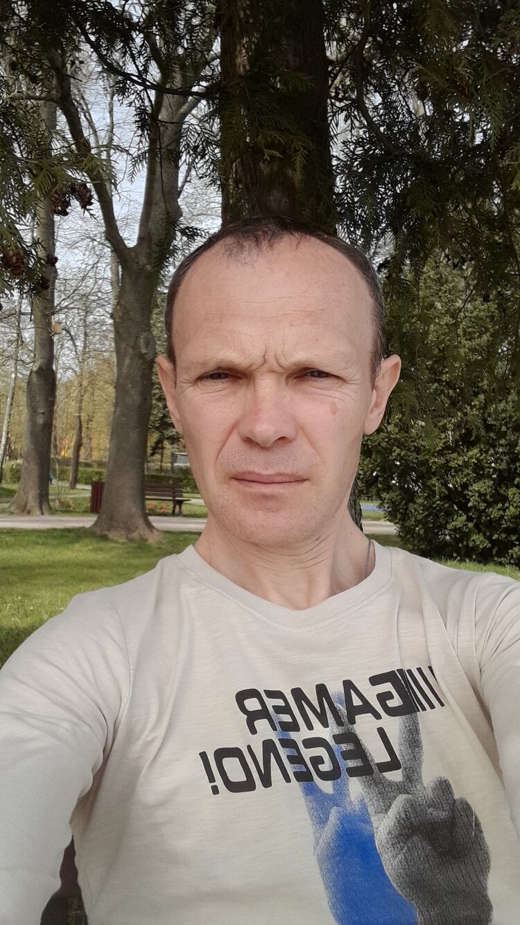  42395730  , 46 ,    