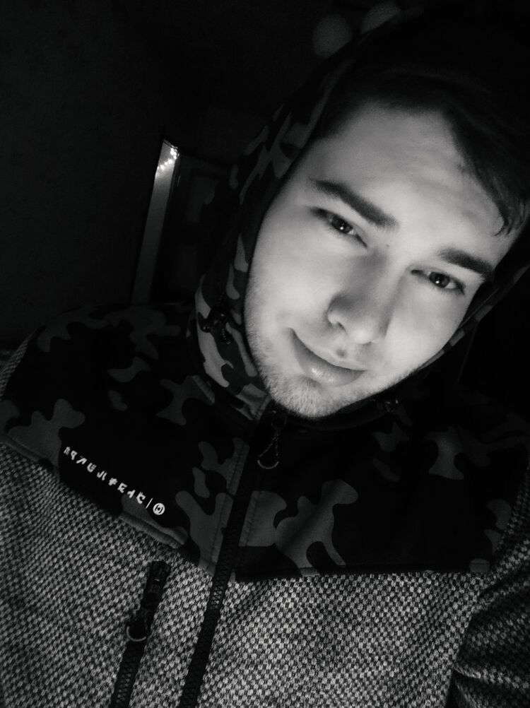  27521240  Nikita, 27 ,    