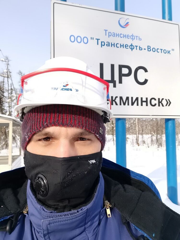  22421220  Aleksandr, 44 ,    