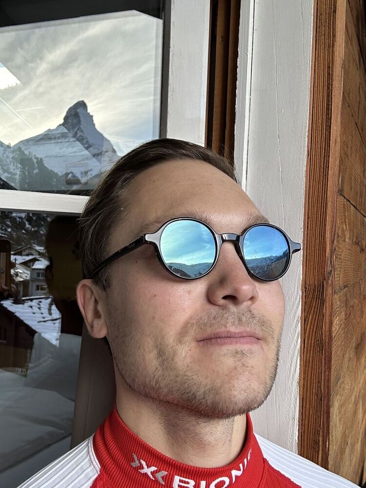  48311260  Vitaly, 38 ,    