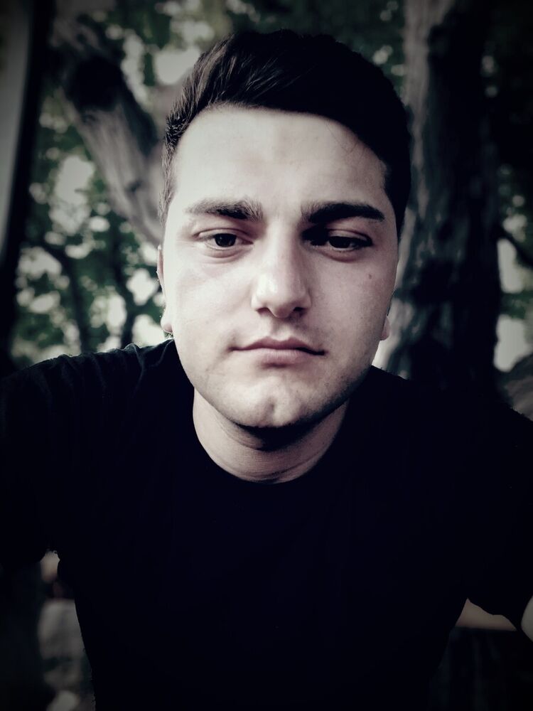  20702650  Merabi, 26 ,    