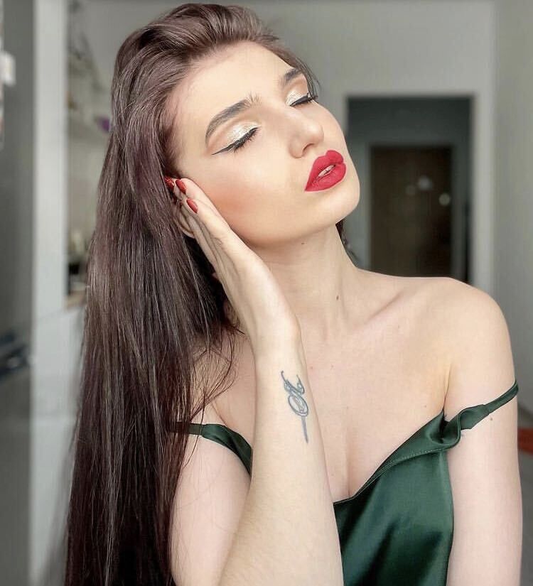  ,   Yulia, 25 ,   ,   
