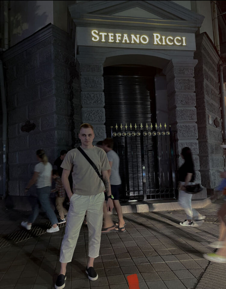  36957440  Yury, 27 ,    