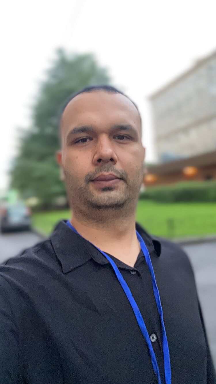  54715280  Beknazar, 32 ,    -