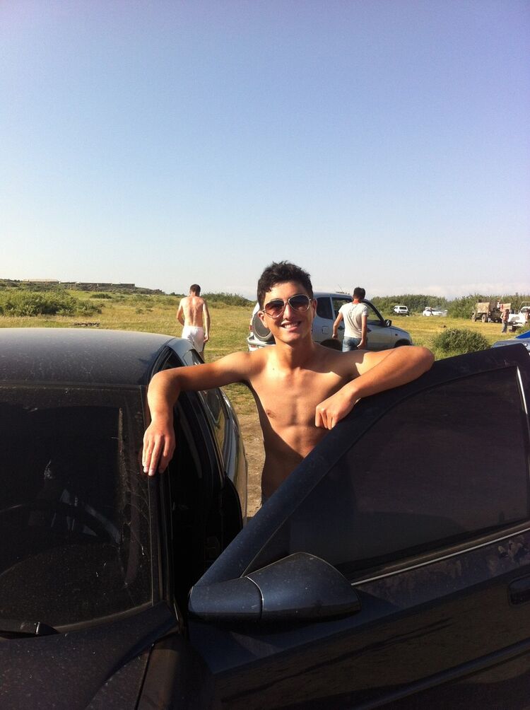  ,   Artur, 29 ,   ,   , c 