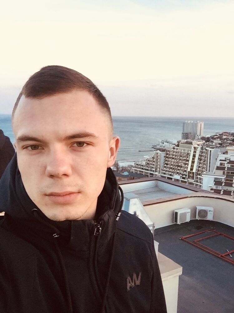 16387770  Zhenya, 32 ,    