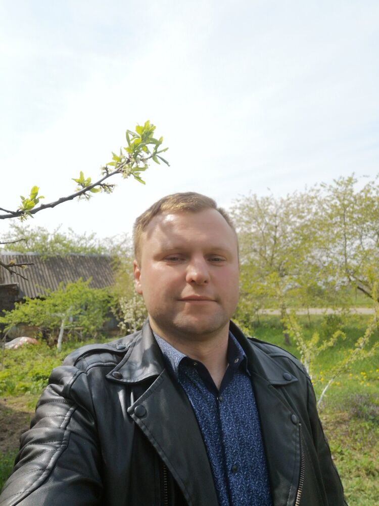  ,   Artur, 39 ,     , c 