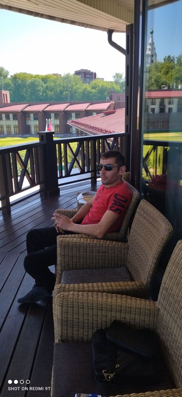  ,   Arman, 32 ,   ,   