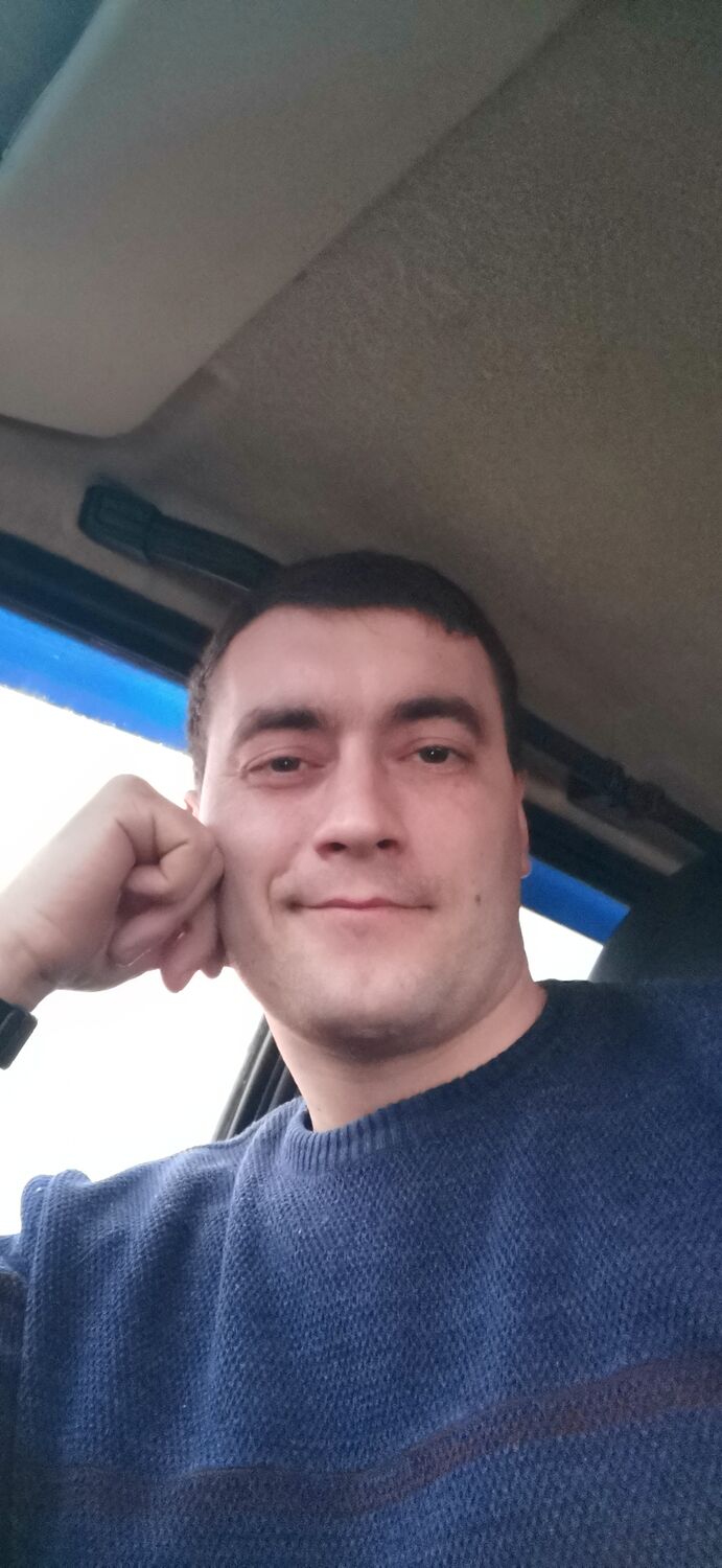  33502590  Ivan, 34 ,    
