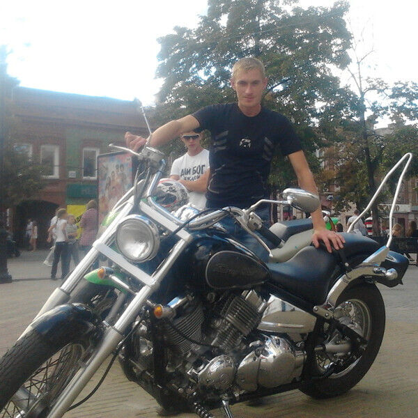  38740590  Ivan, 37 ,    