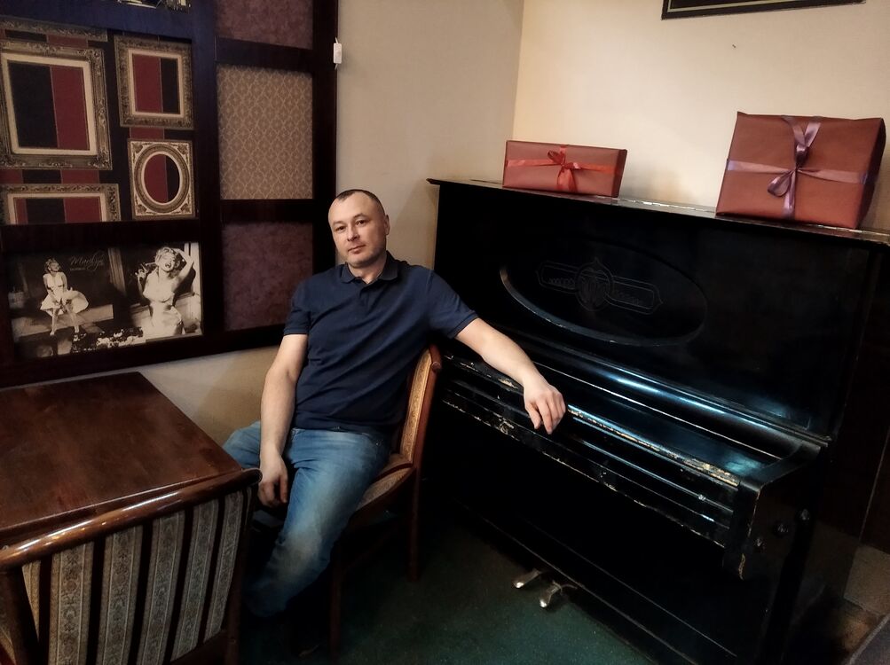  49884120  Lucky, 40 ,    