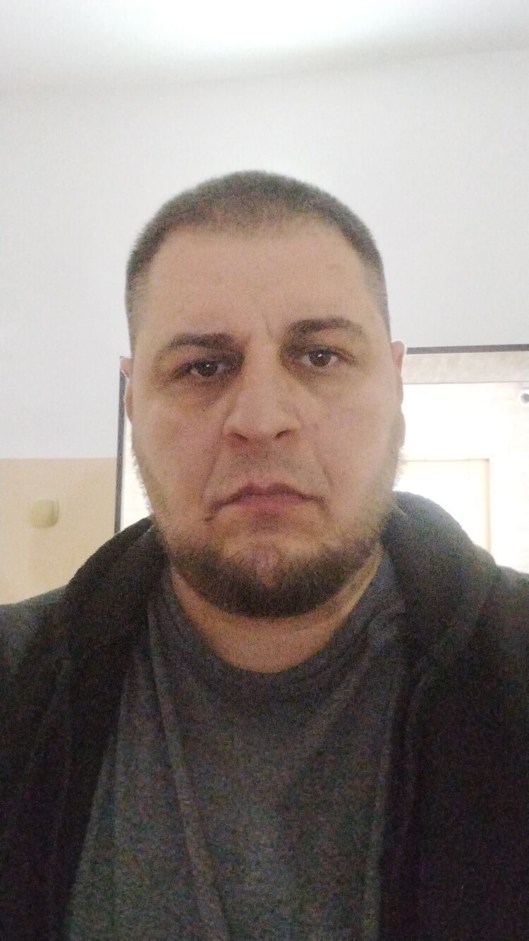  46891570  , 42 ,    --