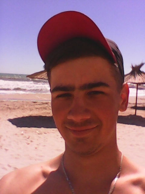  7786380  Andrei, 29 ,    