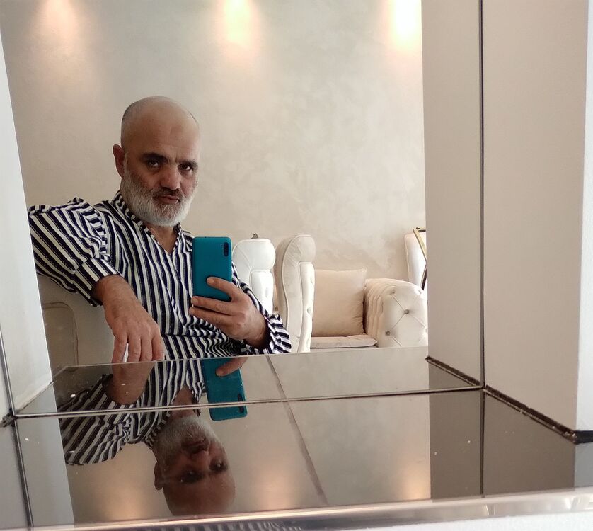  44135080  Ridik, 52 ,    