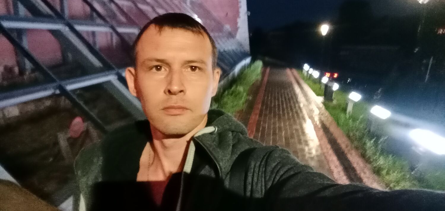  50466060  Denis, 40 ,     