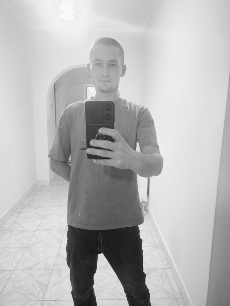  53649560  Serhii, 31 ,    