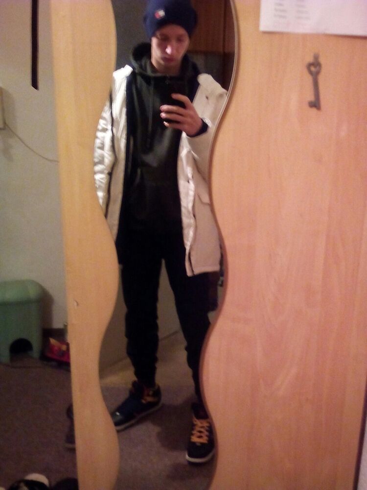  19144900  Daniil, 23 ,     