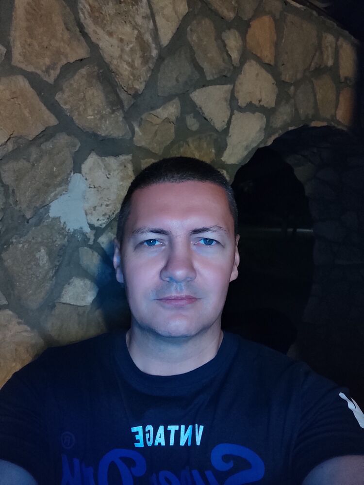  28904050  Jozsef, 46 ,    