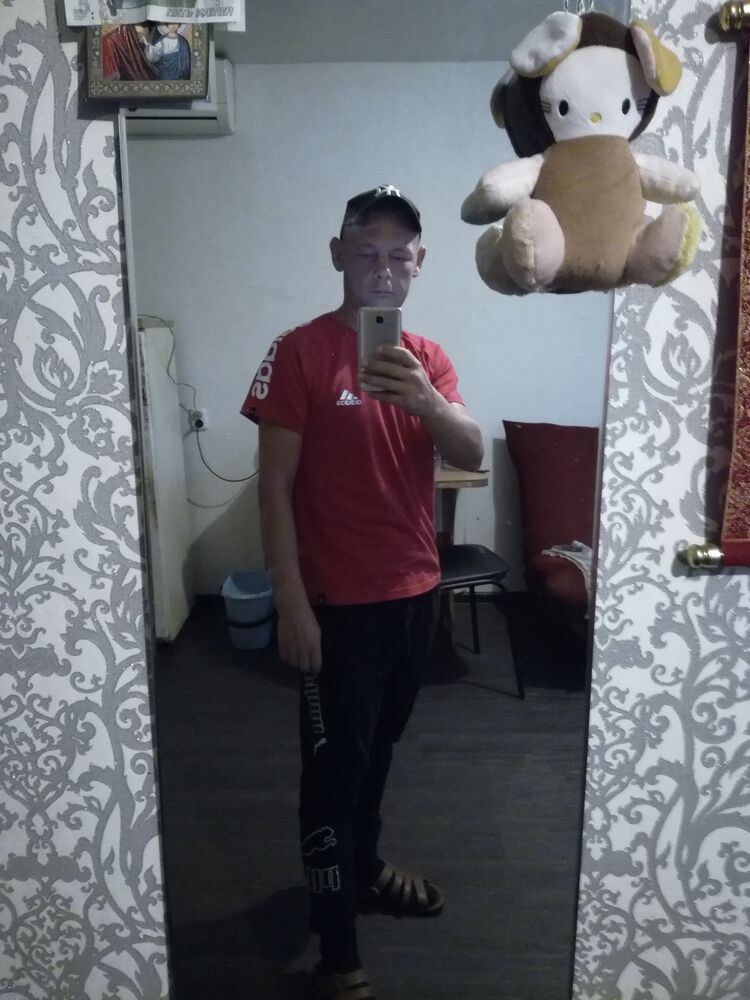  37356240  Pavel, 36 ,    