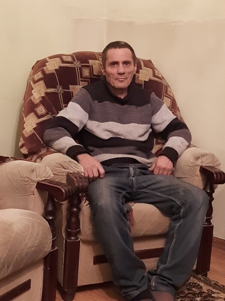  18676260  Armen, 60 ,    