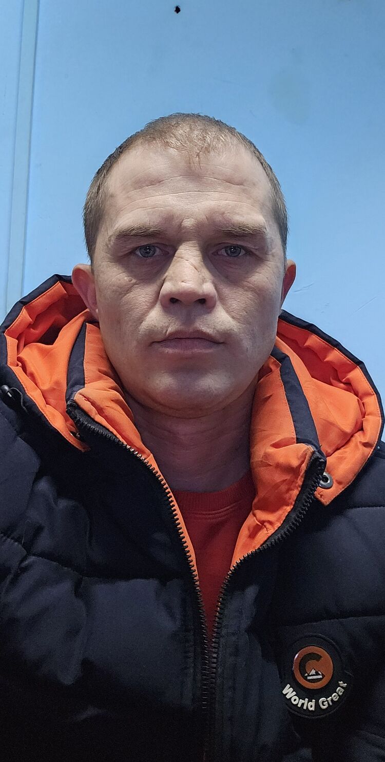  54786730  Pavel, 41 ,    