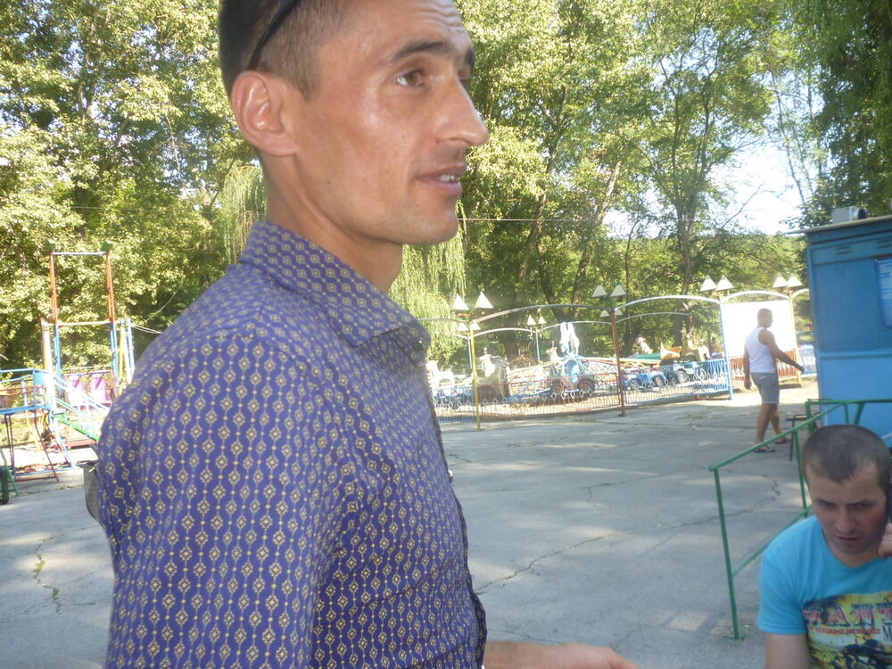  ,   Dima, 41 ,   