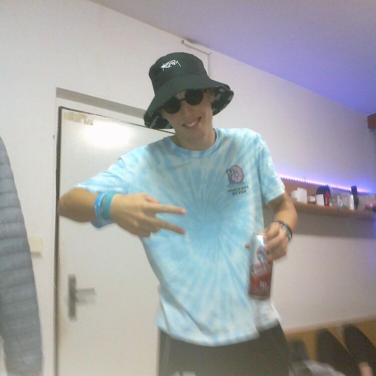  ,   Ihor, 19 ,   ,   , c 
