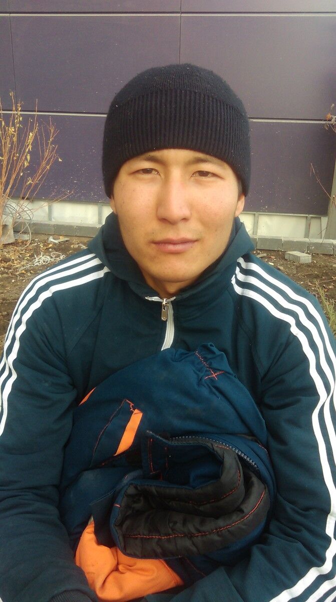  18364140  Azat, 36 ,    