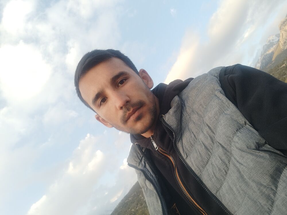  43861540  Islom, 27 ,    