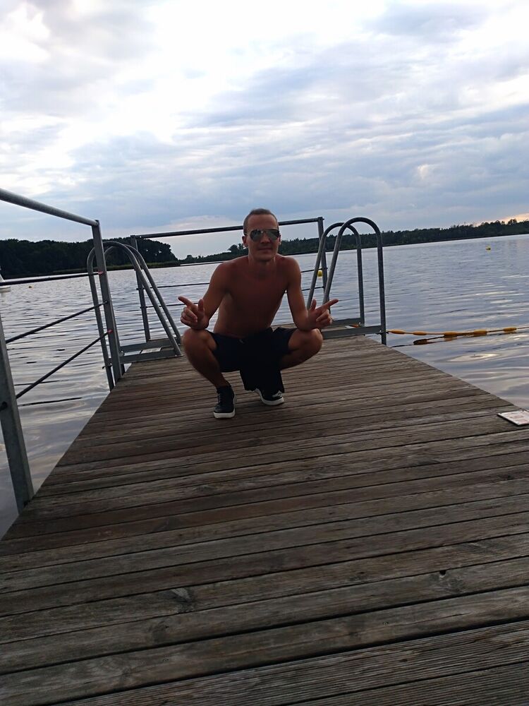  Brzeziny,   , 32 ,   ,   , c 