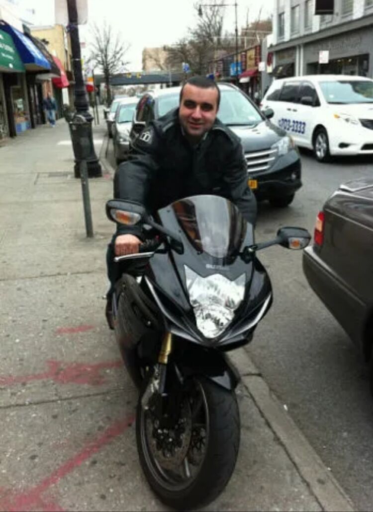  45283110  Daniel, 40 ,    