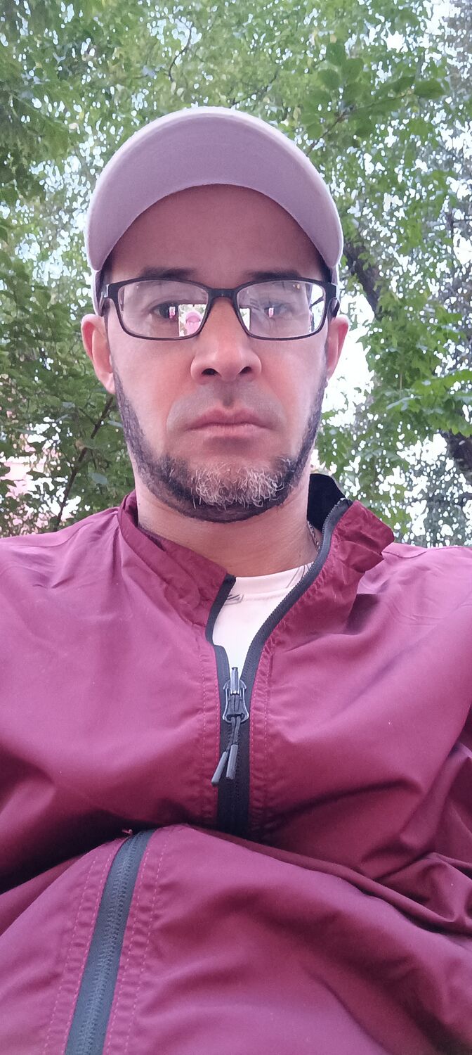  39190960  Rustam, 37 ,    