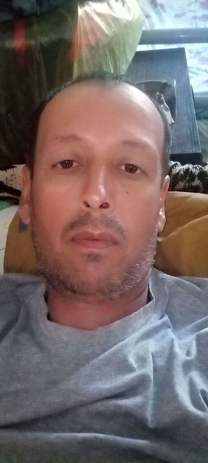  ,   Farhat, 42 ,   ,   