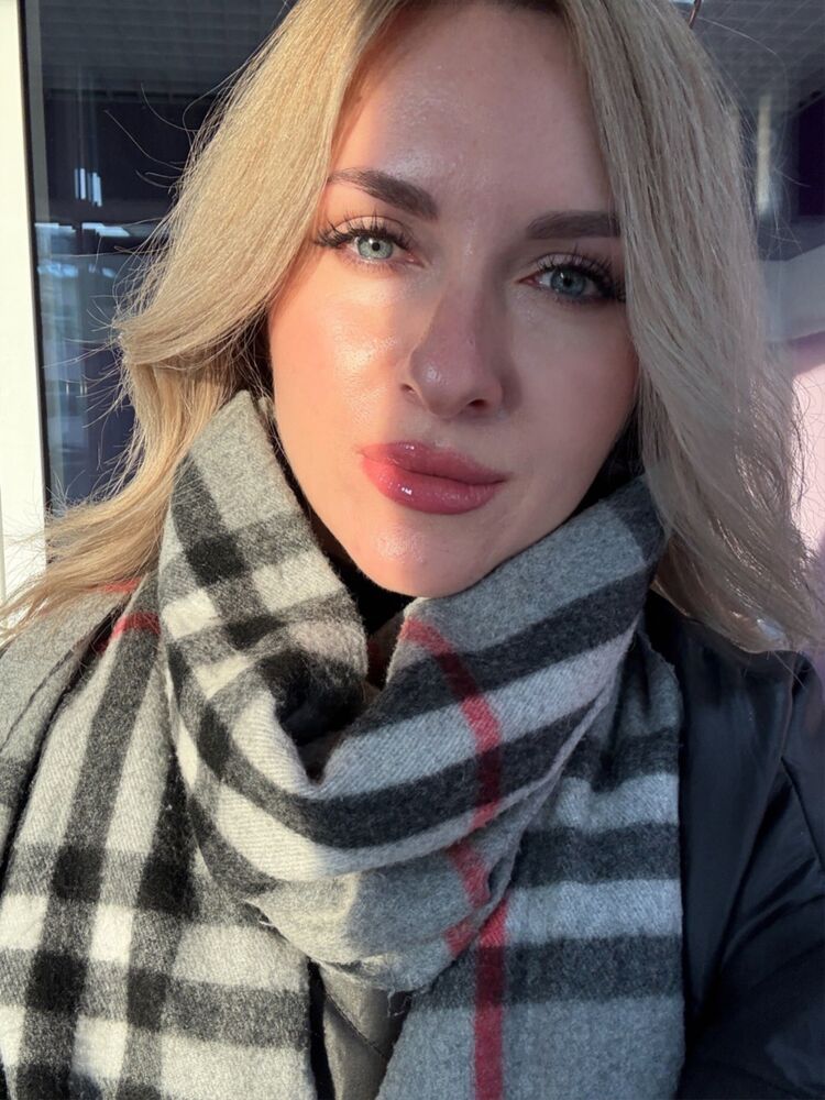  54137490  Inna, 81 ,    Patrai