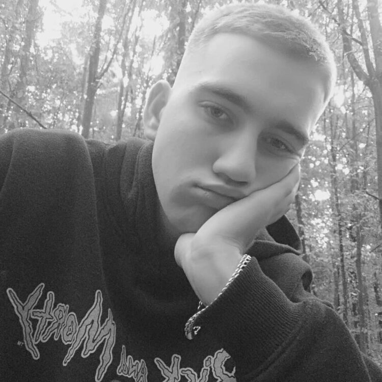  ,   Misha, 25 ,   
