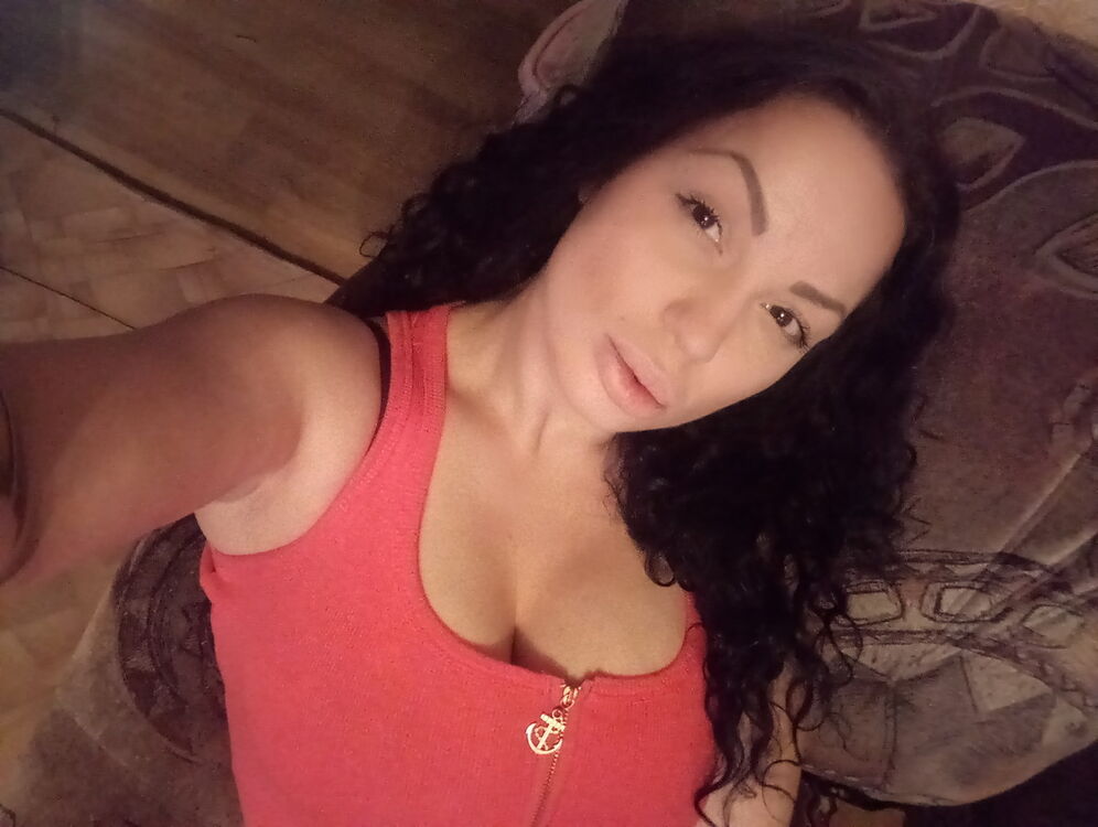  15738900  Alina, 41 ,    