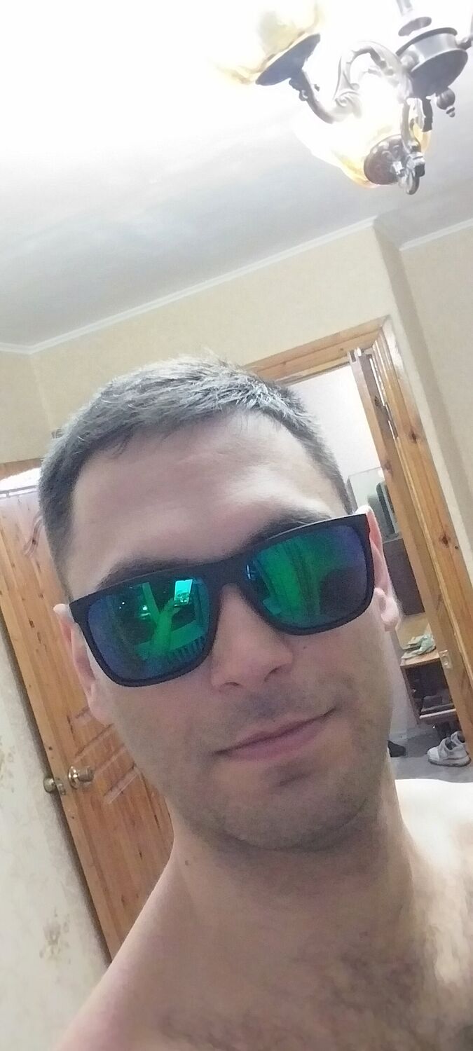  33516300  Artur, 33 ,    