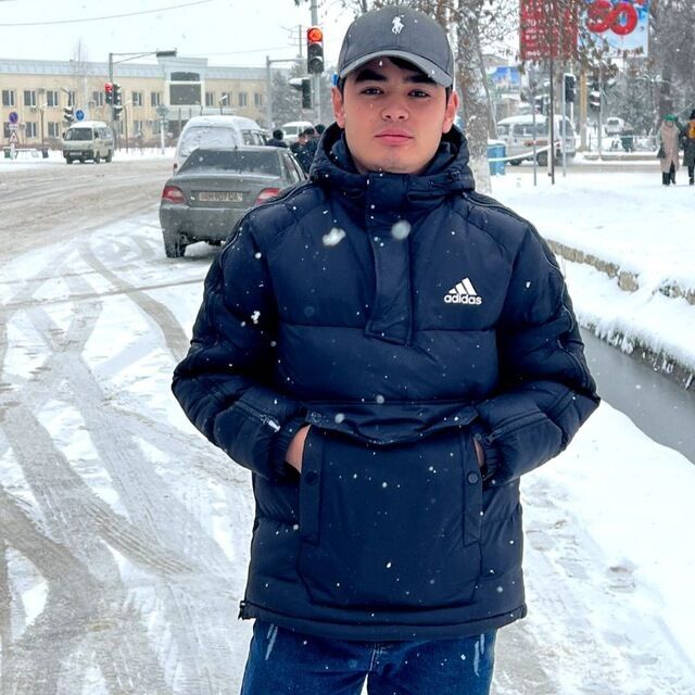  42975100  Laziz, 25 ,    