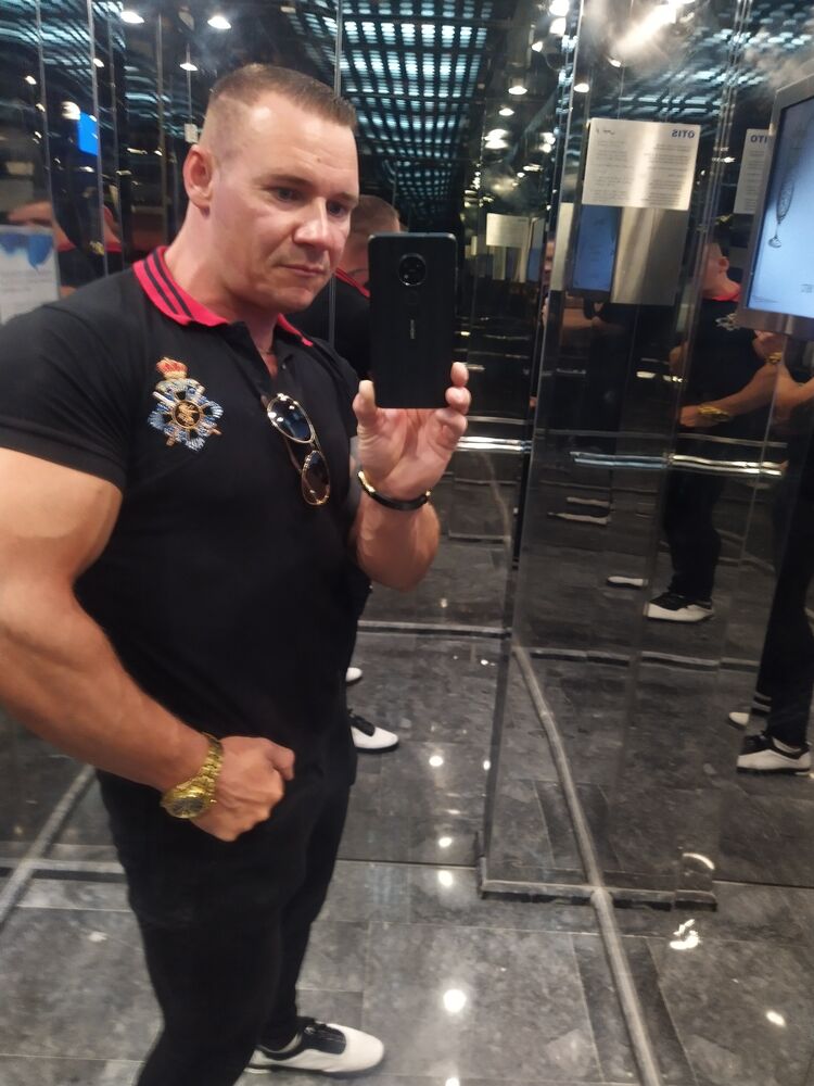  54272070  Oskar, 38 ,    -