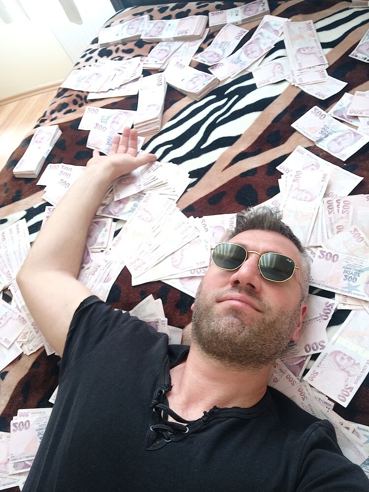  54460970  Mustafa, 40 ,    