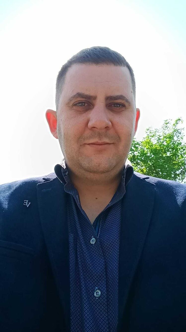  ,   Alex, 40 ,   ,   , c 