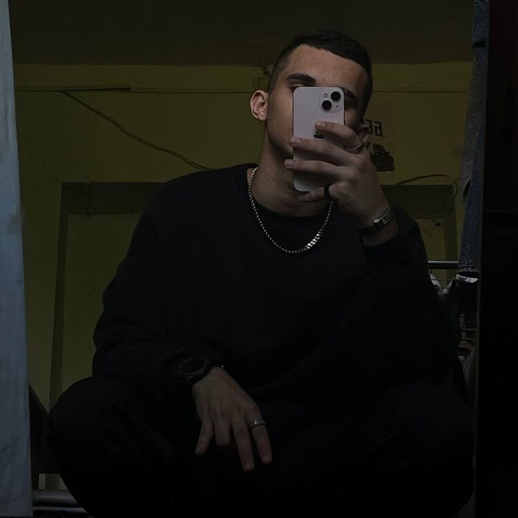  32591780  , 21 ,    