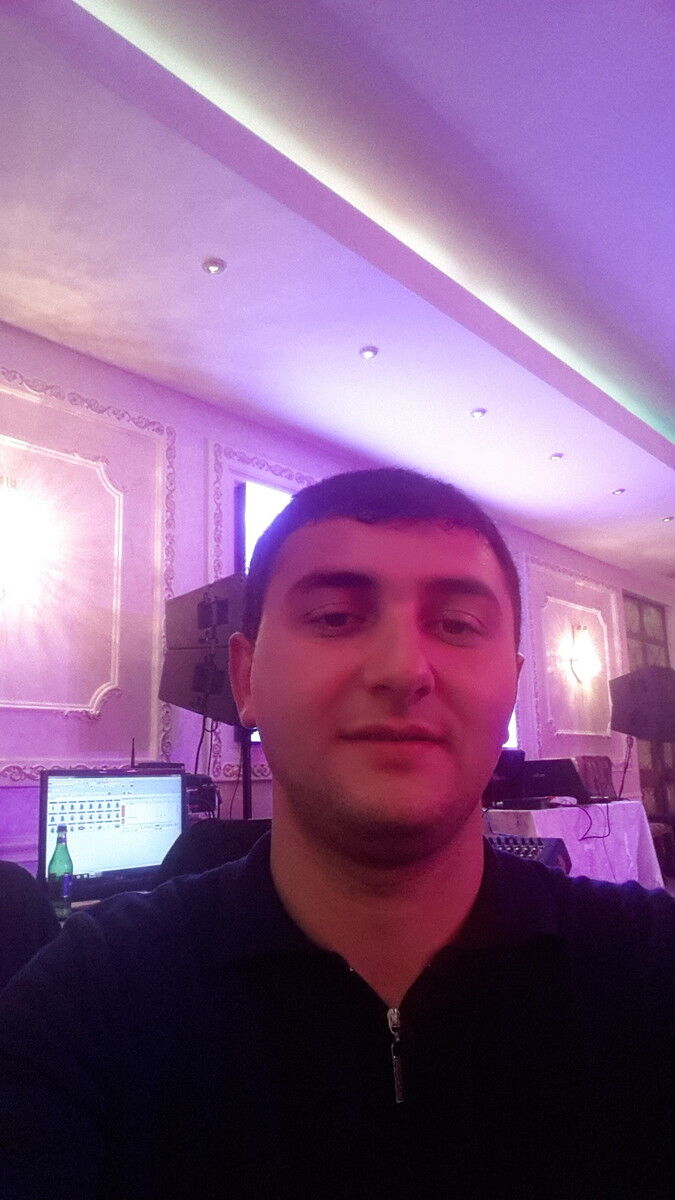  15659650  Vahag, 34 ,    