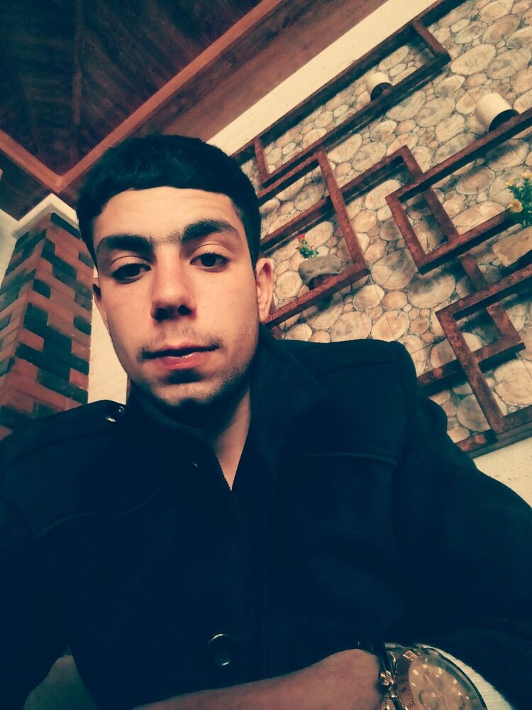  15095190  Roman, 26 ,    